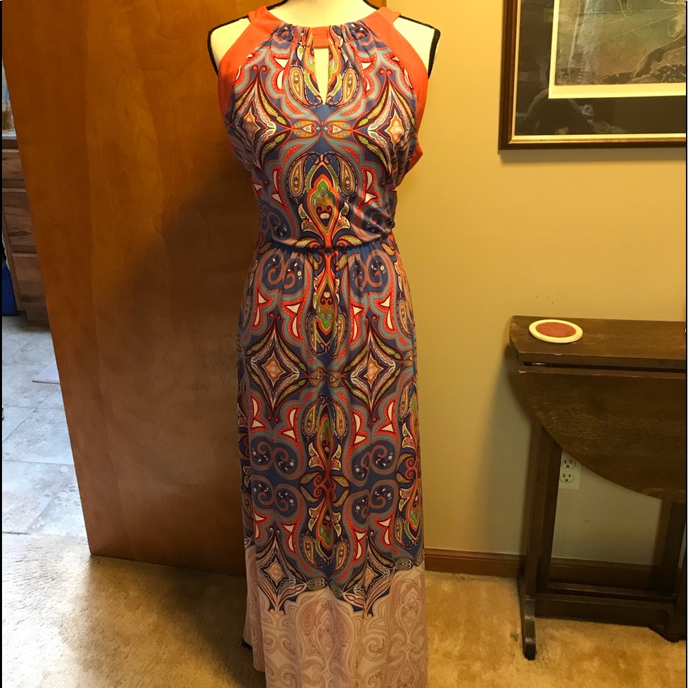 Sleeveless Open Shoulder / Halter Maxi Dress - Picture 3 of 5